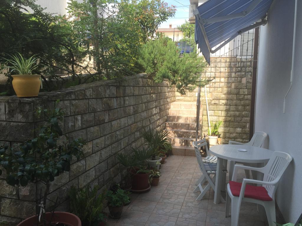 Apartments Antonia Malinska Extérieur photo
