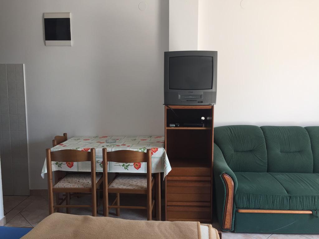Apartments Antonia Malinska Extérieur photo