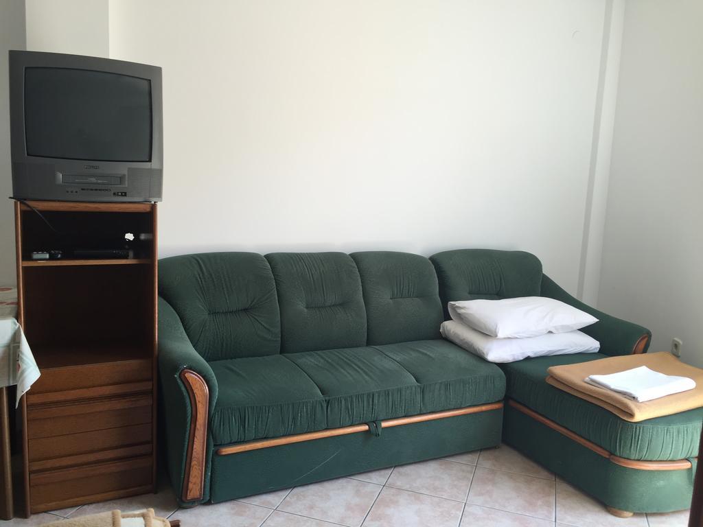Apartments Antonia Malinska Extérieur photo