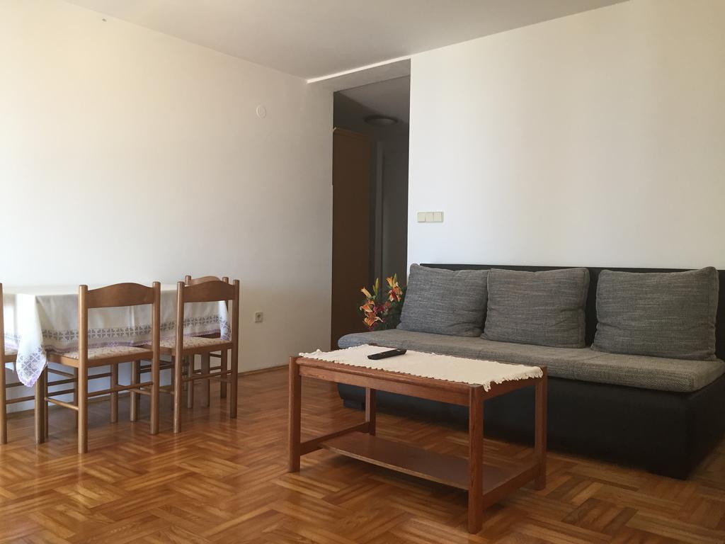 Apartments Antonia Malinska Extérieur photo